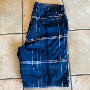 O’Neil men’s shorts size 34 blue plaid